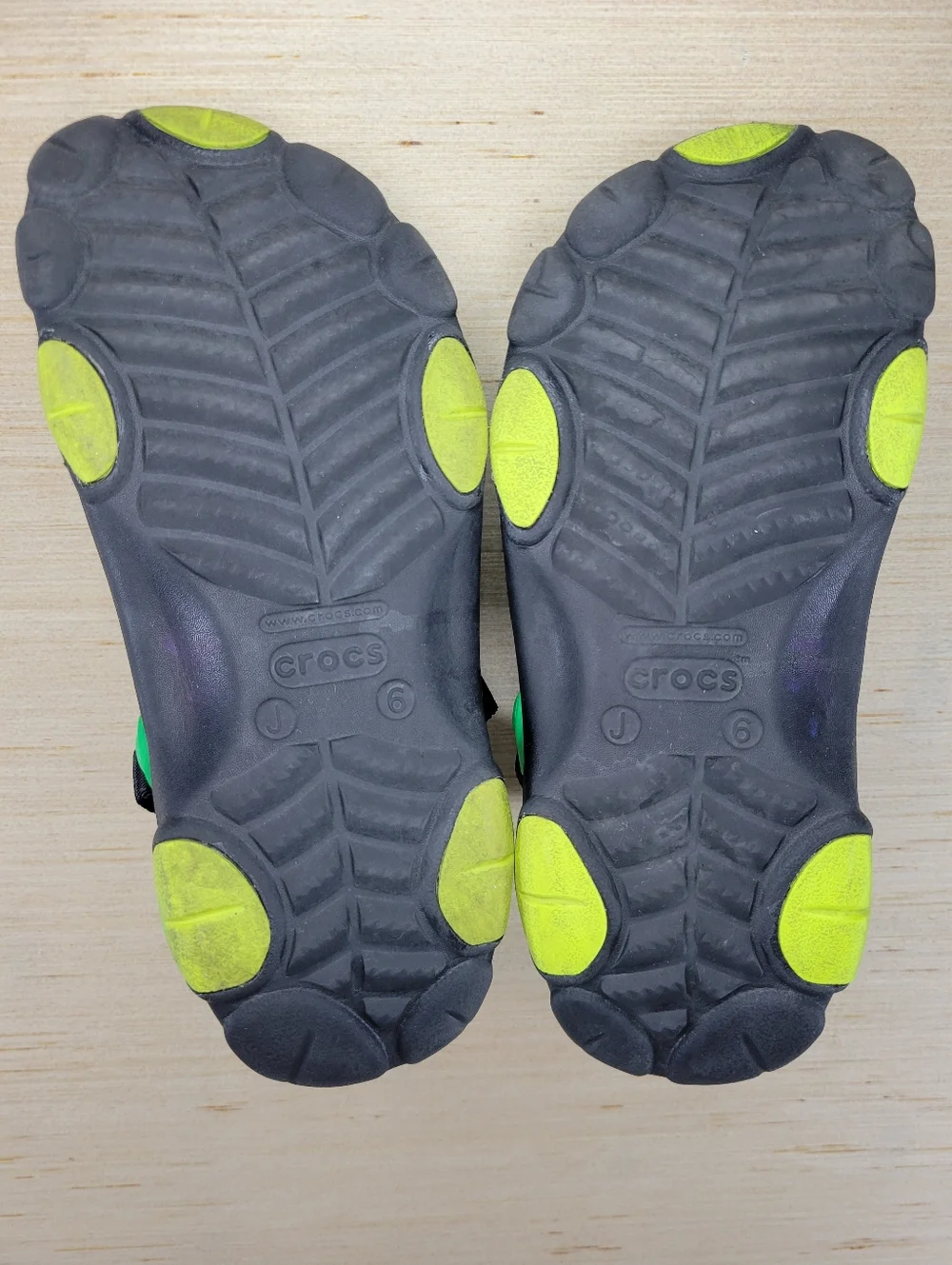 Crocs Ron English Area 54 All Terrain Clog J6 Green Cosmic Alien Graphic FLAW